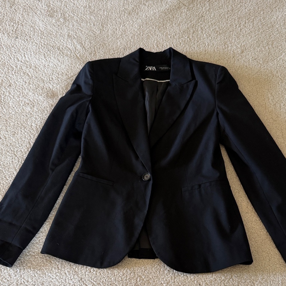 Zara Women's Classic Black Blazer Size 2